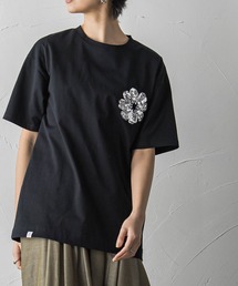 スパンコール刺繍フラワーモチーフTシャツ