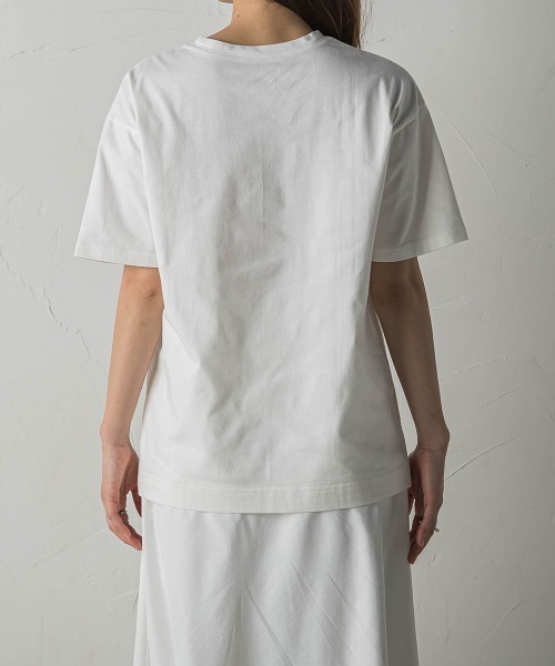 MAYSON GREY(メイソングレイ)の「スパンコール刺繍フラワーモチーフTシャツ(Tシャツ/カットソー・レディース・ホワイト/ブラック・M)」の4枚目の写真