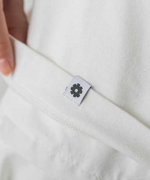 MAYSON GREY(メイソングレイ)の「スパンコール刺繍フラワーモチーフTシャツ(Tシャツ/カットソー・レディース・ホワイト/ブラック・M)」の7枚目の写真