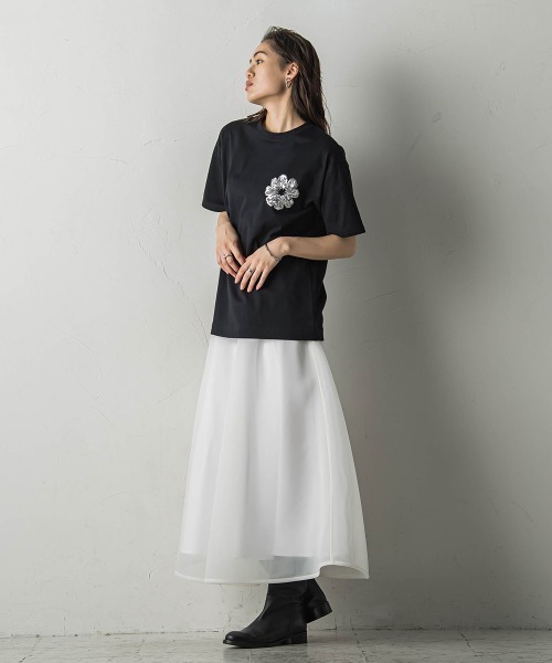 MAYSON GREY(メイソングレイ)の「スパンコール刺繍フラワーモチーフTシャツ(Tシャツ/カットソー・レディース・ホワイト/ブラック・M)」の11枚目の写真