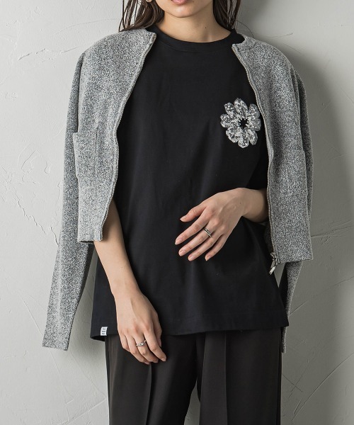 MAYSON GREY(メイソングレイ)の「スパンコール刺繍フラワーモチーフTシャツ(Tシャツ/カットソー・レディース・ホワイト/ブラック・M)」の14枚目の写真