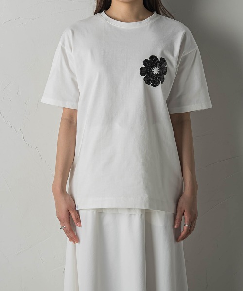 MAYSON GREY(メイソングレイ)の「スパンコール刺繍フラワーモチーフTシャツ(Tシャツ/カットソー・レディース・ホワイト/ブラック・M)」の16枚目の写真