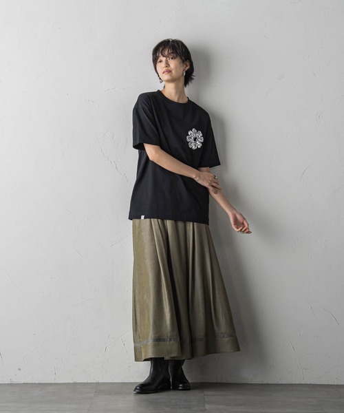 MAYSON GREY(メイソングレイ)の「スパンコール刺繍フラワーモチーフTシャツ(Tシャツ/カットソー・レディース・ホワイト/ブラック・M)」の17枚目の写真