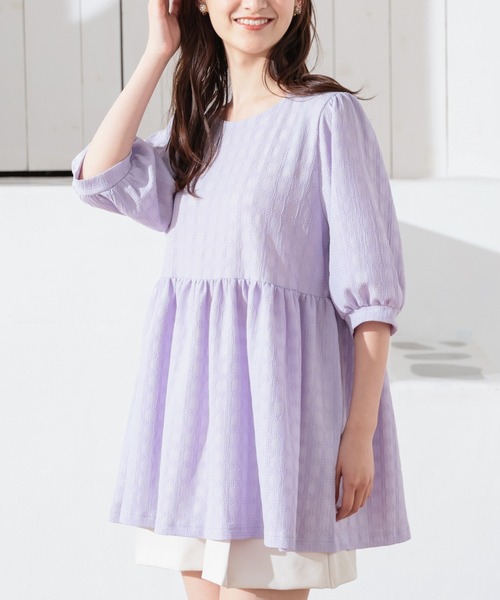Honeys(ハニーズ)の「ペプラムトップス(Tシャツ/カットソー・レディース・アイボリー/ライム/ブラック/ピンク系その他/ラベンダー・S/M/L/LL)」の4枚目の写真