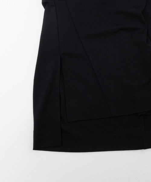 HusHusH(ハッシュアッシュ)の「HusHusH ハッシュアッシュ ドルマンチュニックプルオーバー(Tシャツ/カットソー・レディース・グレイッシュベージュ/サックスブルー/ブラック/チャコールグレー・L/M/S)」の18枚目の写真