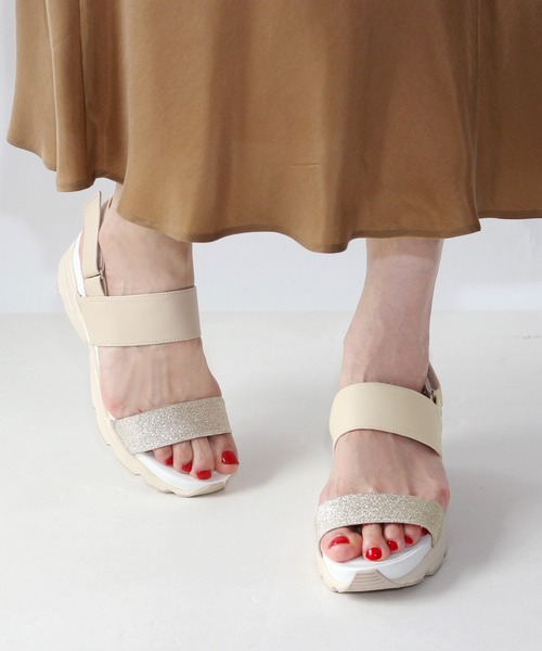 Fin（フィン）の「グリッタースポーツサンダル【低反発スポンジ入り】（サンダル・レディース・ブラック/ゴールド/シルバー・S/M/L/LL）」の15枚目の写真