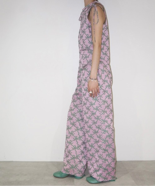 musubore（ムスボレ）の「side ribbon sleeve-less blouse