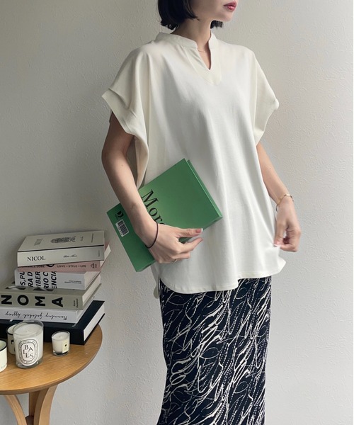 ap retro(アプレトロ)の「キーネックデザインプルオーバー(Tシャツ/カットソー・レディース・ベージュ/ブラック/アイボリー/チャコールグレー/グリーン・MEDIUM/FREE)」の6枚目の写真