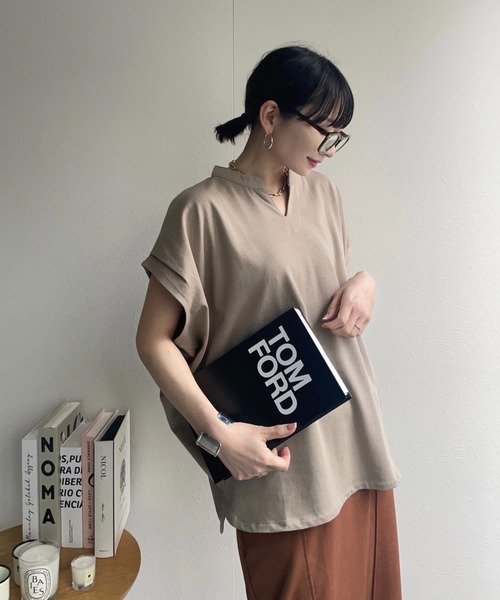 ap retro(アプレトロ)の「キーネックデザインプルオーバー(Tシャツ/カットソー・レディース・ベージュ/ブラック/アイボリー/チャコールグレー/グリーン・MEDIUM/FREE)」の9枚目の写真
