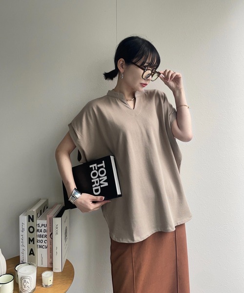 ap retro(アプレトロ)の「キーネックデザインプルオーバー(Tシャツ/カットソー・レディース・ベージュ/ブラック/アイボリー/チャコールグレー/グリーン・MEDIUM/FREE)」の10枚目の写真