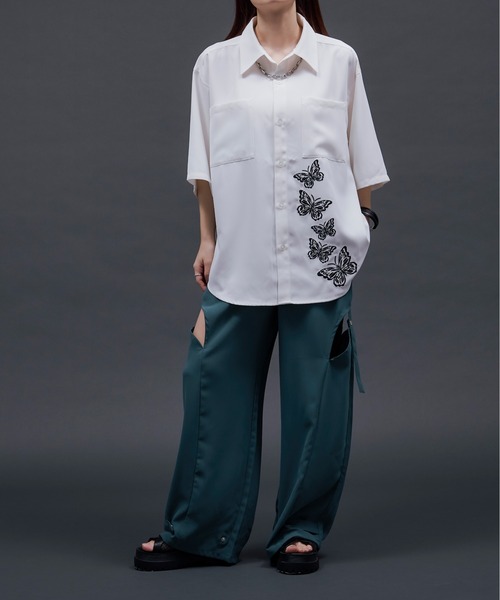 Ellno Loset(エルノロゼット)の「バタフライラメ刺繍シャツ(シャツ/ブラウス・メンズ・ブラック/オフホワイト・SMALL/MEDIUM/LARGE)」の8枚目の写真