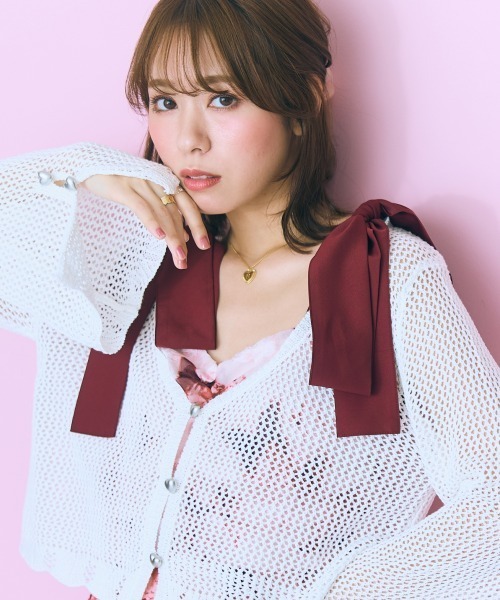 marun(マルン)の「<大きいサイズ> ハートボタンカーディガン marun(カーディガン/ボレロ・レディース・アイボリー/ブラック・3L~4L/5L~6L/L~LL)」の11枚目の写真