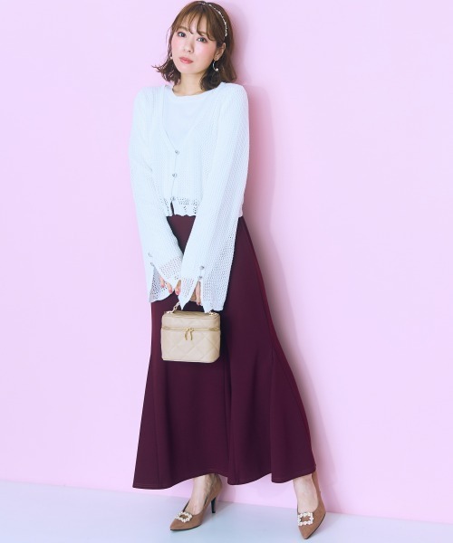 marun(マルン)の「<大きいサイズ> ハートボタンカーディガン marun(カーディガン/ボレロ・レディース・アイボリー/ブラック・3L~4L/5L~6L/L~LL)」の7枚目の写真