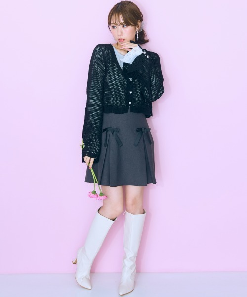 marun(マルン)の「<大きいサイズ> ハートボタンカーディガン marun(カーディガン/ボレロ・レディース・アイボリー/ブラック・3L~4L/5L~6L/L~LL)」の4枚目の写真