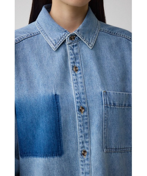 AZUL by moussy（アズールバイマウジー）の「デニムビッグシャツ（シャツ/ブラウス・レディース・ダークブルー/ライトブルー・FREE）」の20枚目の写真