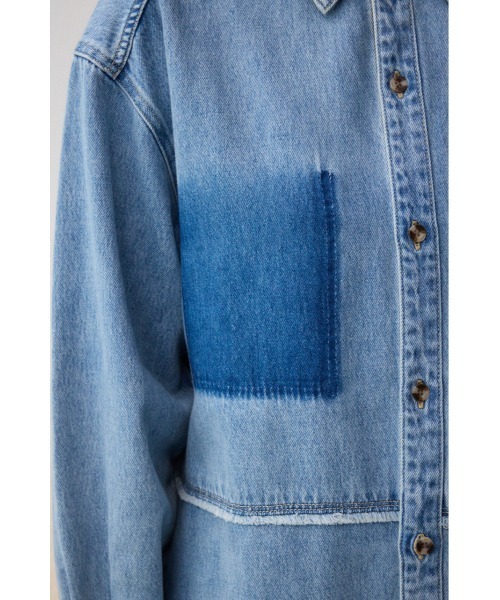 AZUL by moussy（アズールバイマウジー）の「デニムビッグシャツ（シャツ/ブラウス・レディース・ダークブルー/ライトブルー・FREE）」の18枚目の写真