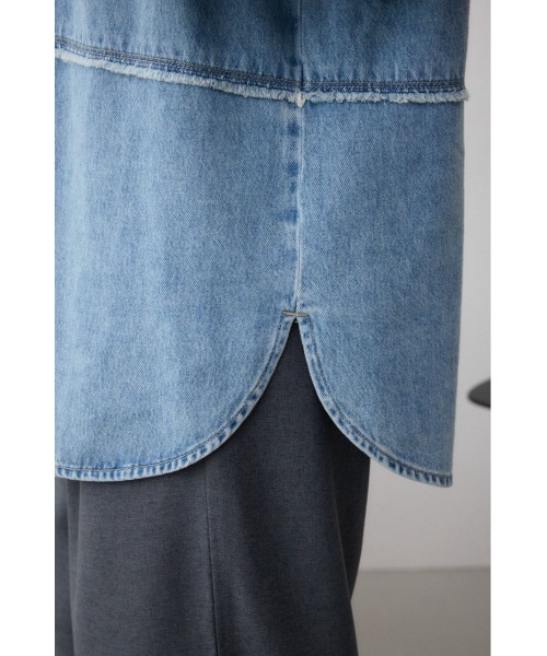 AZUL by moussy（アズールバイマウジー）の「デニムビッグシャツ（シャツ/ブラウス・レディース・ダークブルー/ライトブルー・FREE）」の15枚目の写真