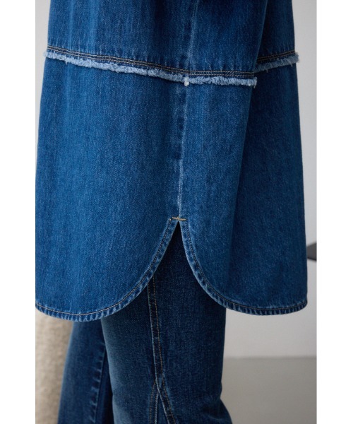 AZUL by moussy（アズールバイマウジー）の「デニムビッグシャツ（シャツ/ブラウス・レディース・ダークブルー/ライトブルー・FREE）」の3枚目の写真
