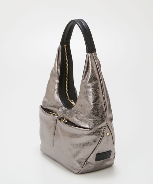TREASURE TOPKAPI（トレジャートプカピ）の「【TREASURE TOPKAPI】メタリック ポケットデザイン ワンハンドル バッグ（ハンドバッグ・レディース・アンティークシルバー/ブラック・FREE）」の9枚目の写真