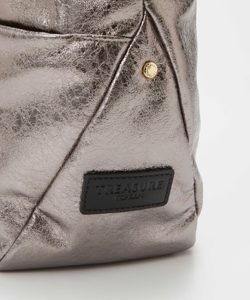 TREASURE TOPKAPI（トレジャートプカピ）の「【TREASURE TOPKAPI】メタリック ポケットデザイン ワンハンドル バッグ（ハンドバッグ・レディース・アンティークシルバー/ブラック・FREE）」の13枚目の写真