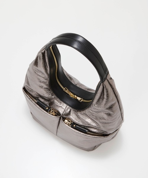 TREASURE TOPKAPI（トレジャートプカピ）の「【TREASURE TOPKAPI】メタリック ポケットデザイン ワンハンドル バッグ（ハンドバッグ・レディース・アンティークシルバー/ブラック・FREE）」の16枚目の写真