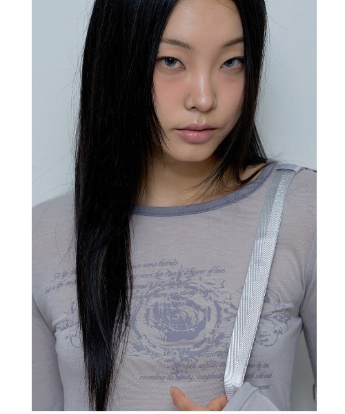 FANCY CLUB(ファンシークラブ)の「A'GEM/9 × .kom 『 FANCY CLUB/ファンシークラブ』 ROSE SHEER LONG SLEEVE/ローズシアーロングスリーブ(Tシャツ/カットソー・レディース・パープル/チャコールグレー/ライトグレー・FREE)」の4枚目の写真