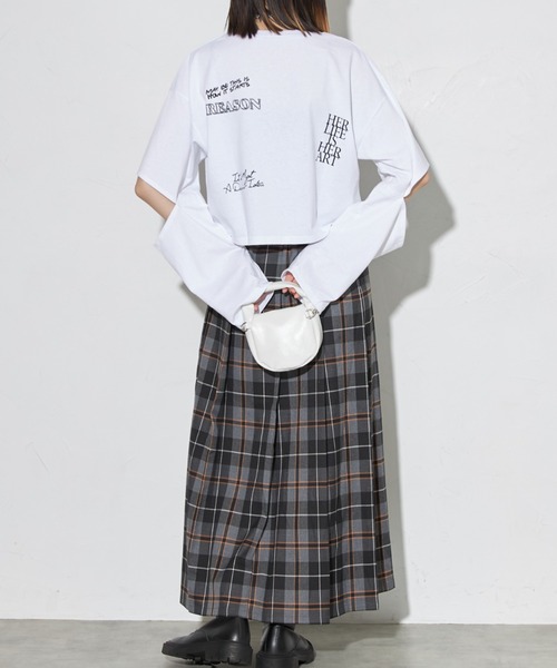 deux amour(ドゥーザムール)の「ハートロゴロングTシャツ(Tシャツ/カットソー・レディース・チャコールグレー/ホワイト・FREE)」の13枚目の写真