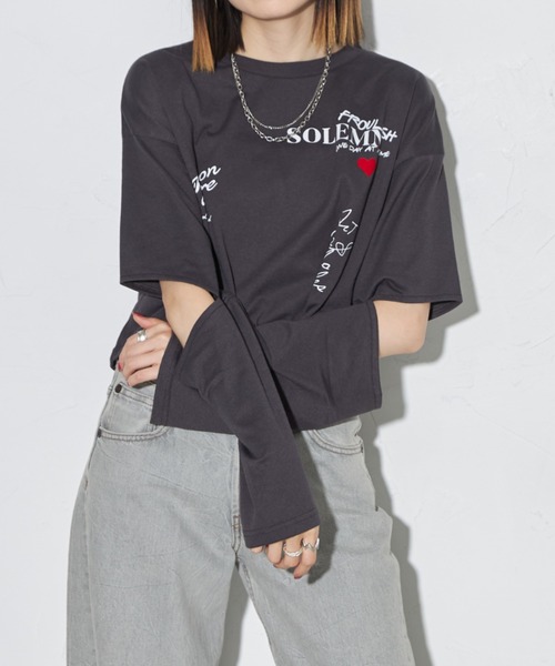 deux amour(ドゥーザムール)の「ハートロゴロングTシャツ(Tシャツ/カットソー・レディース・チャコールグレー/ホワイト・FREE)」の17枚目の写真