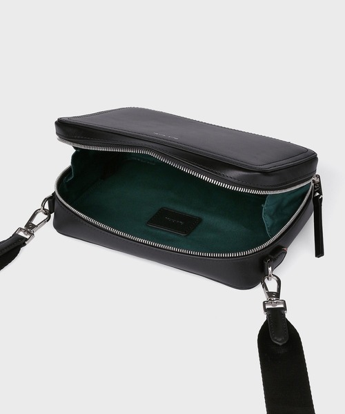 *Paul Smith*シグネチャーストライプトリム ミニショルダー Paul Smith（ポールスミス）の「シグネチャーストライプトリム