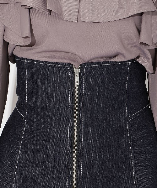 AND COUTURE（アンドクチュール）の「フロントジップデニムスカート（スカート・レディース・ブラック/ネイビー・SMALL/MEDIUM）」の9枚目の写真
