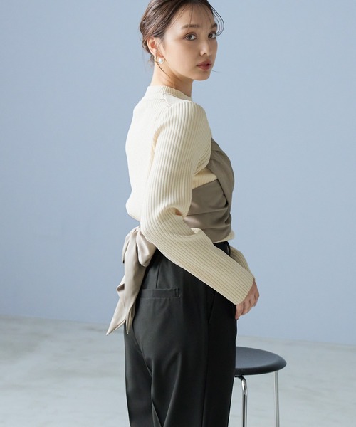 Andemiu（アンデミュウ）の「サテンビスチェニット159346（ニット/セーター・レディース・グリーン/アイボリー/ブラック・FREE）」の2枚目の写真