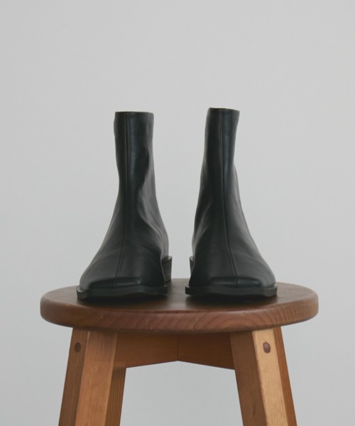 MERLOT（メルロー）の「スクエアトゥレザーブーツ（ブーツ・レディース・ブラック・SMALL/MEDIUM/LARGE）」の5枚目の写真