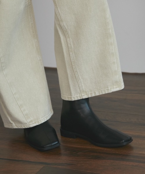 MERLOT（メルロー）の「スクエアトゥレザーブーツ（ブーツ・レディース・ブラック・SMALL/MEDIUM/LARGE）」の6枚目の写真