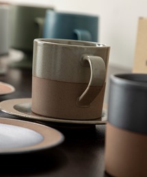 MILLION CARATS（ミリオンカラッツ）の「《ANGLE》 SOIL MUG 洗練された大人の暮らしに彩りを添える特別なマグカップ-ソイルマグカップ　　《電子レンジ・食洗器対応》（グラス/マグカップ/タンブラー）」