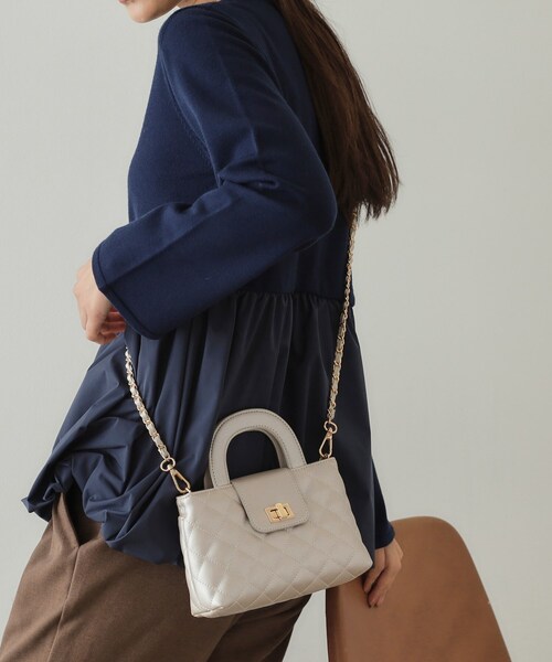 OPAQUE.CLIP（オペークドットクリップ）の「◆【2WAY】ダイヤキルティングデザインチェーンショルダーバッグ（ショルダーバッグ・レディース・ボルドー/シルバー/アイボリー系5/ブラック系5・00）」の3枚目の写真