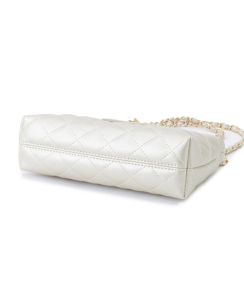 OPAQUE.CLIP（オペークドットクリップ）の「◆【2WAY】ダイヤキルティングデザインチェーンショルダーバッグ（ショルダーバッグ・レディース・ボルドー/シルバー/アイボリー系5/ブラック系5・00）」の8枚目の写真