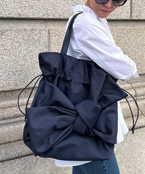 JENNE(ジェンヌ)の「JENNEリボントートバッグ(ショルダーバッグ・レディース・ドット/ネイビー・FREE)」の19枚目の写真