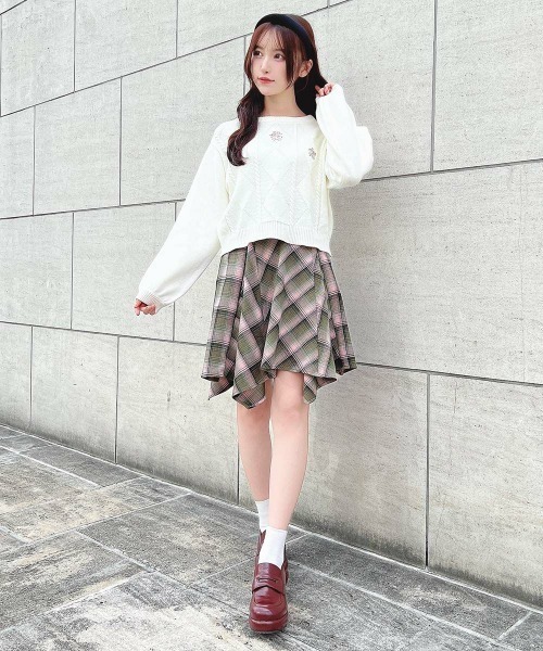 F i.n.t（フィント）の「ローズミニブーケ刺繍ニットプルオーバー/fint（ニット/セーター・レディース・オフホワイト/ライトグレー・FREE）」の3枚目の写真