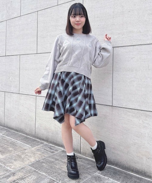 F i.n.t（フィント）の「ローズミニブーケ刺繍ニットプルオーバー/fint（ニット/セーター・レディース・オフホワイト/ライトグレー・FREE）」の7枚目の写真