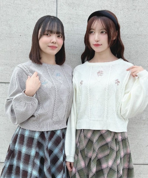 F i.n.t（フィント）の「ローズミニブーケ刺繍ニットプルオーバー/fint（ニット/セーター・レディース・オフホワイト/ライトグレー・FREE）」の21枚目の写真