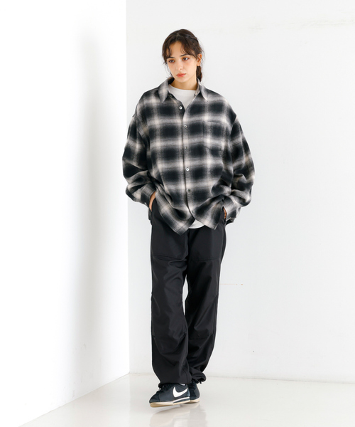 Revo.(レボ)の「【Revo./レボ】リラックスフィット オンブレチェック ネルシャツ/ユニセックス(シャツ/ブラウス・メンズ・ブラック/ブルー/ブラウン/ワイン・M/L)」の13枚目の写真