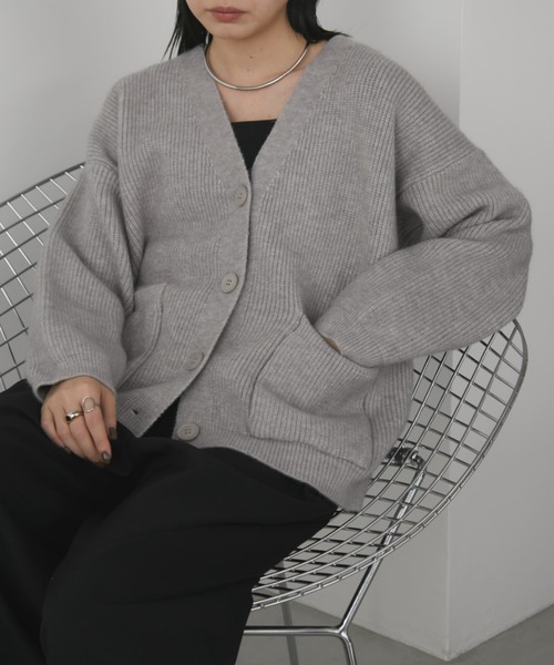 Aunt Marie's（アントマリーズ）の「オーバーサイズVネック