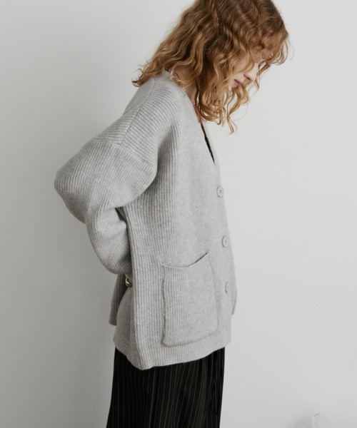 o♡様 カーディガン ライトグレー Aunt Marie's（アントマリーズ）の「オーバーサイズVネック