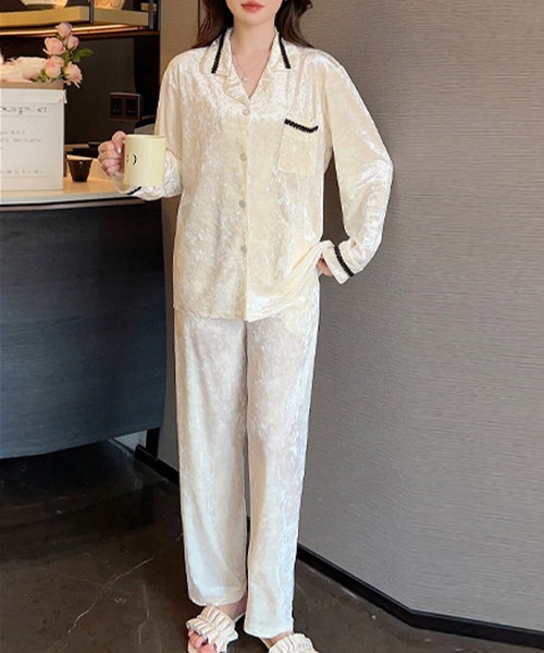 セール】レディース 長袖スリークベロア調刺繍ルームウェア 上下2点