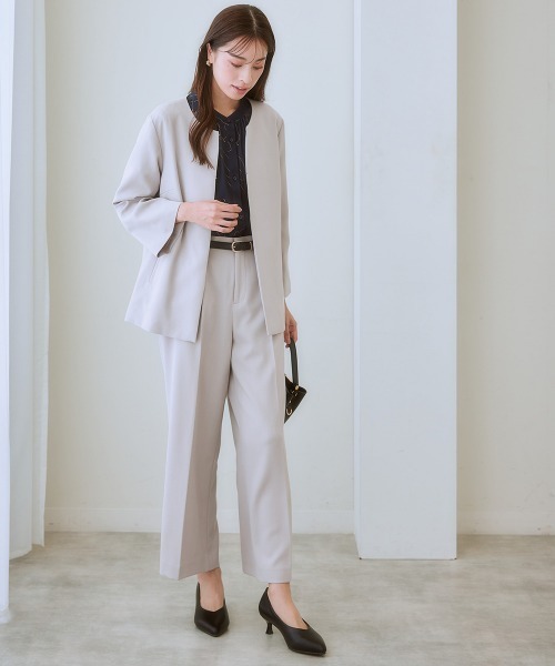7days Life Styling(セブンデイズライフスタイリング)の「【UVカット/速乾】ストレッチパウダーサテン線画フラワー柄バンドカラー長袖ブラウス(シャツ/ブラウス・レディース・オフホワイト/ネイビー・6L/5L/4L/3L/LL/L/M/S)」の14枚目の写真