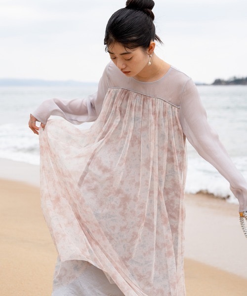 Bab(バブ)の「【低身長向けサイズあり】レイヤード風ニュアンス柄ワンピース(ワンピース・レディース・ベージュ/ライトグレー・MEDIUM/SMALL)」の8枚目の写真