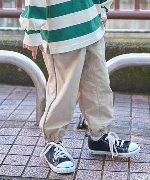 b・ROOM(ビールーム)の「【撥水加工】クライミングパンツ(その他パンツ・キッズ・パープル/ライトピンク/ブラック/ブルー系その他2/ライトカーキ/シルバーグレー/ベージュ/ラベンダー・130cm/120cm/110cm/100cm/140cm)」の4枚目の写真