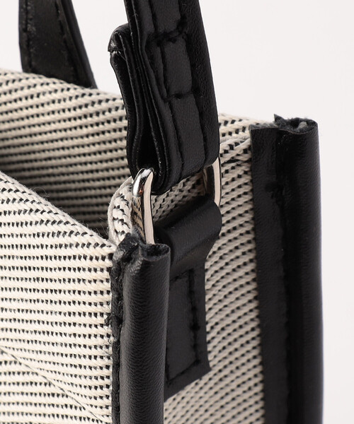 MONO　COMME CA（モノコムサ）の「キャンバスミニショルダー（ショルダーバッグ・レディース・ブラック/グレー・FREE）」の14枚目の写真