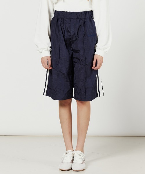 ESSENTIAL（エッセンシャル）の「タフタサイドラインハーフパンツ（その他パンツ・レディース・ネイビー/ブラック・38/36）」の3枚目の写真