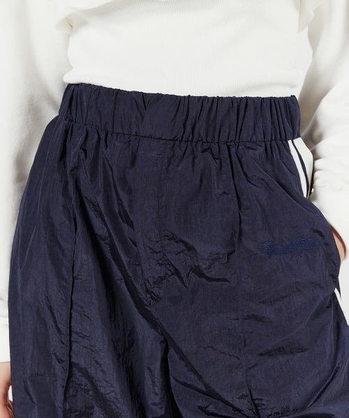 ESSENTIAL（エッセンシャル）の「タフタサイドラインハーフパンツ（その他パンツ・レディース・ネイビー/ブラック・38/36）」の6枚目の写真